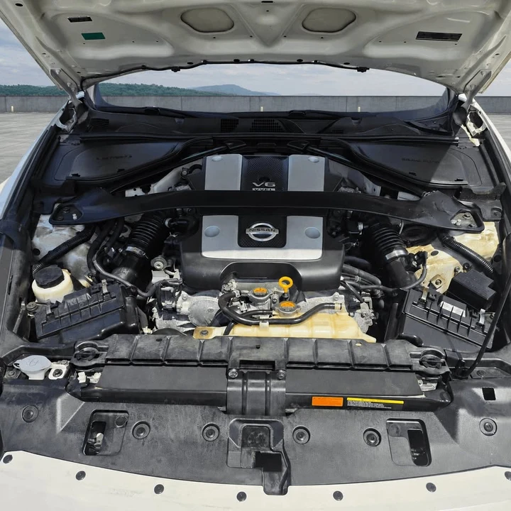 2017 Nissan 370Z 6th Gen - Image 18 of 19