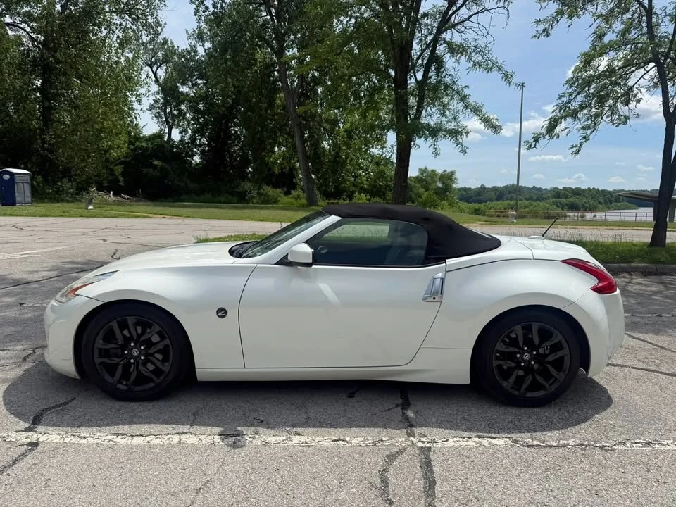 2017 Nissan 370Z 6th Gen - Image 8 of 14