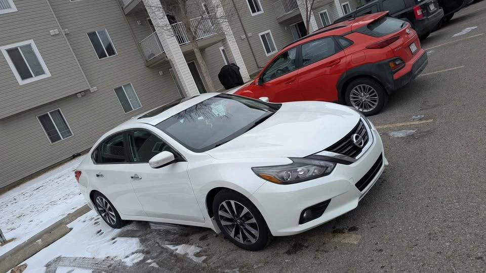 2017 Nissan Altima 5th Gen - Image 2 of 9