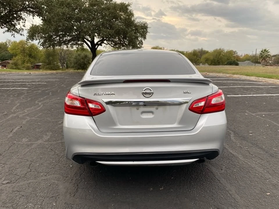 2017 Nissan Altima 5th Gen - Image 5 of 20