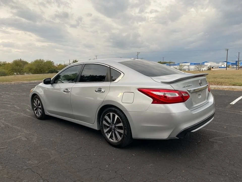 2017 Nissan Altima 5th Gen - Image 4 of 20