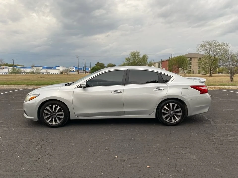 2017 Nissan Altima 5th Gen - Image 3 of 20