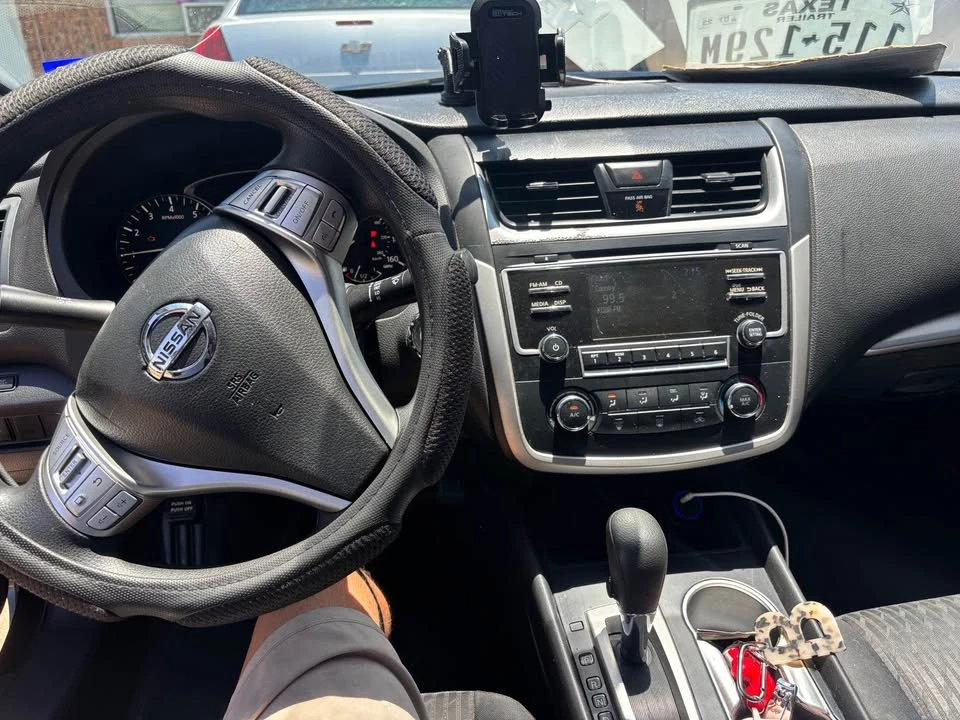 2017 Nissan Altima 5th Gen - Image 3 of 4