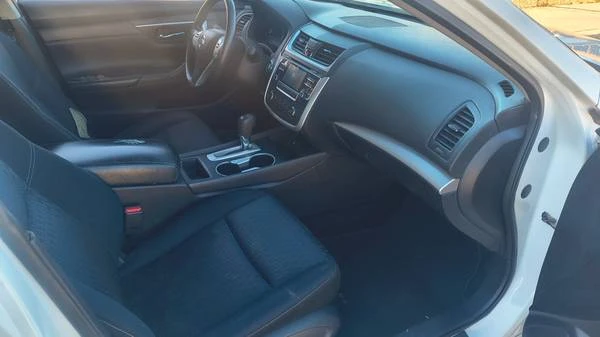 2017 Nissan Altima 5th Gen - Image 4 of 9