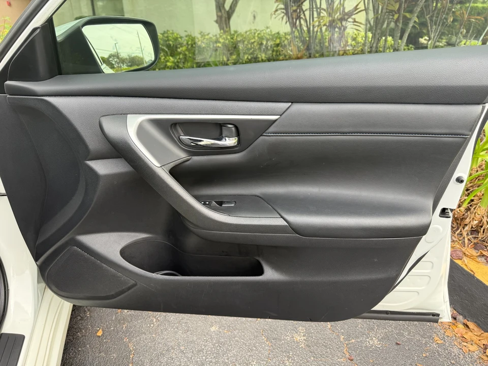 2017 Nissan Altima 5th Gen - Image 9 of 17