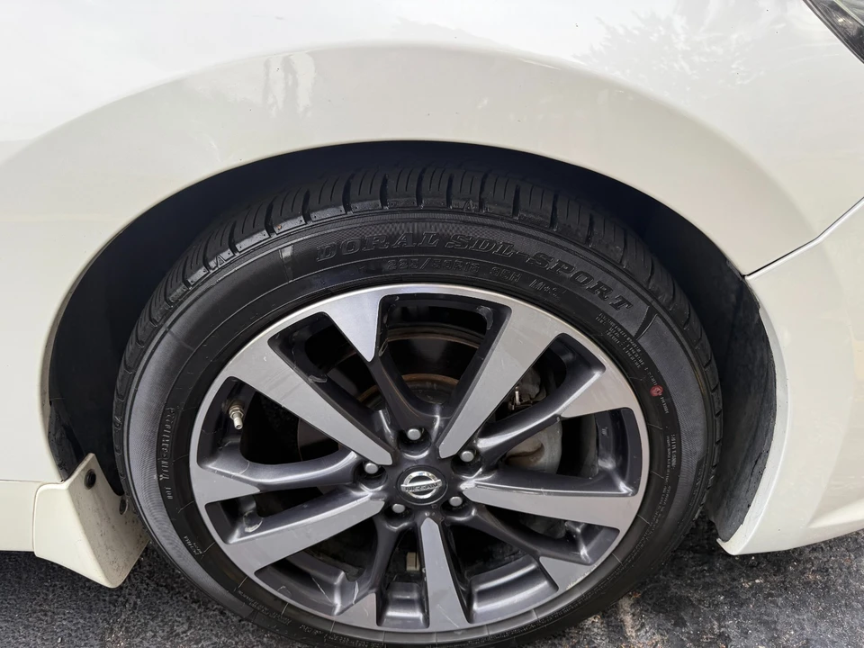 2017 Nissan Altima 5th Gen - Image 10 of 17