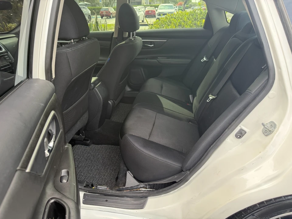 2017 Nissan Altima 5th Gen - Image 5 of 17