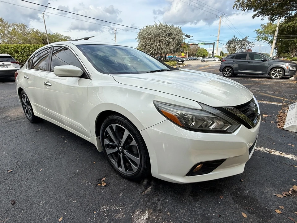2017 Nissan Altima 5th Gen - Image 2 of 17