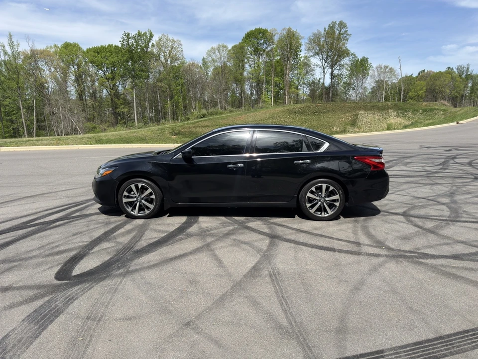 2017 Nissan Altima 5th Gen - Image 5 of 11