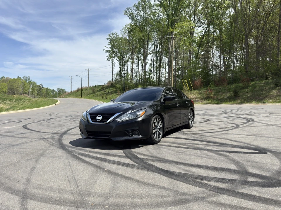 2017 Nissan Altima 5th Gen - Image 2 of 11