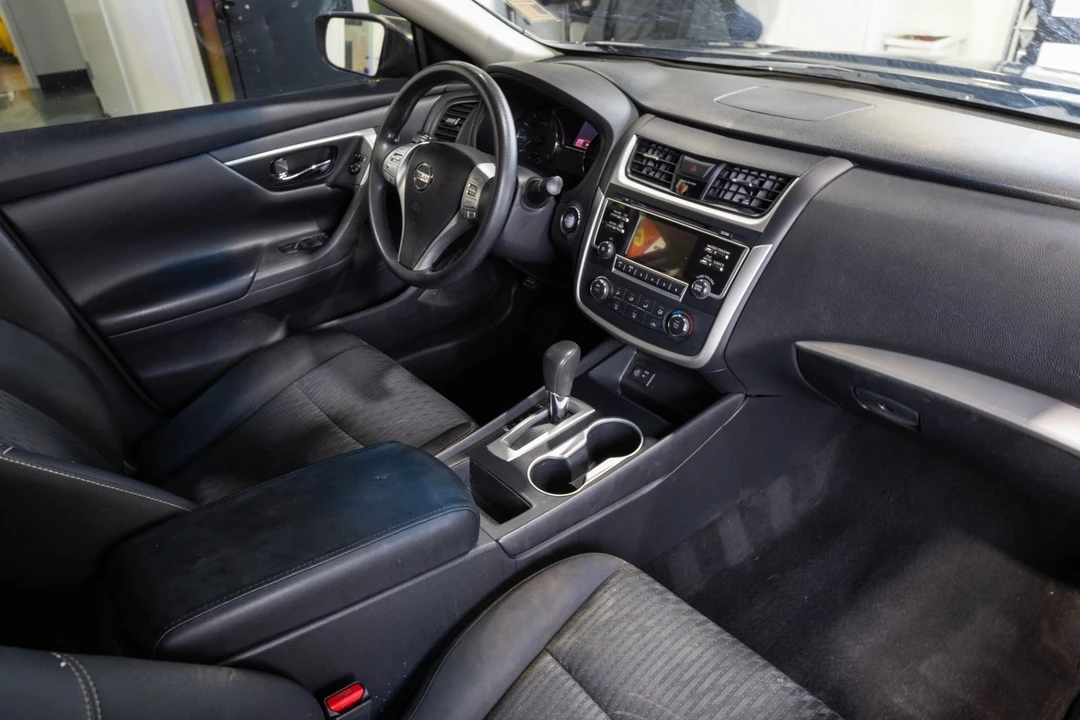 2017 Nissan Altima 5th Gen - Image 27 of 31