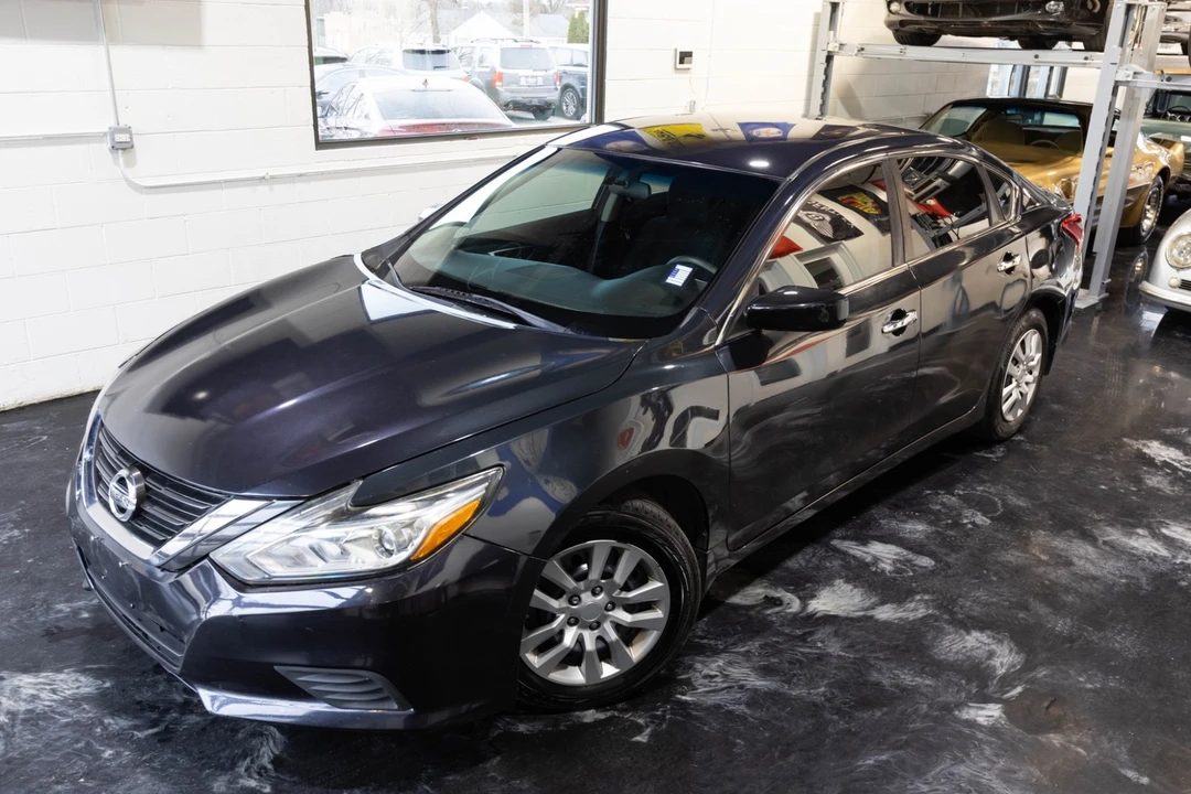 2017 Nissan Altima 5th Gen - Image 2 of 31
