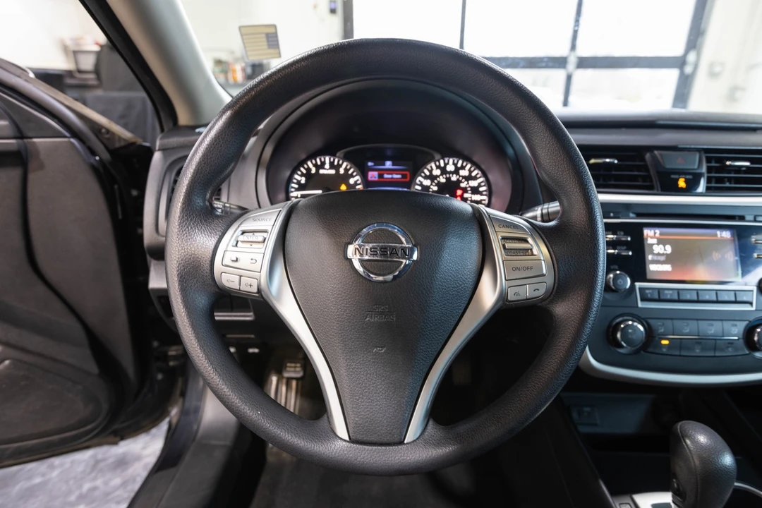 2017 Nissan Altima 5th Gen - Image 26 of 31