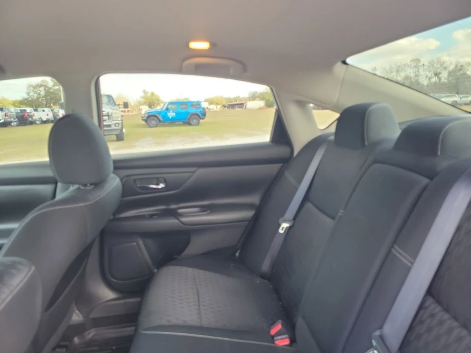 2017 Nissan Altima 5th Gen - Image 9 of 12