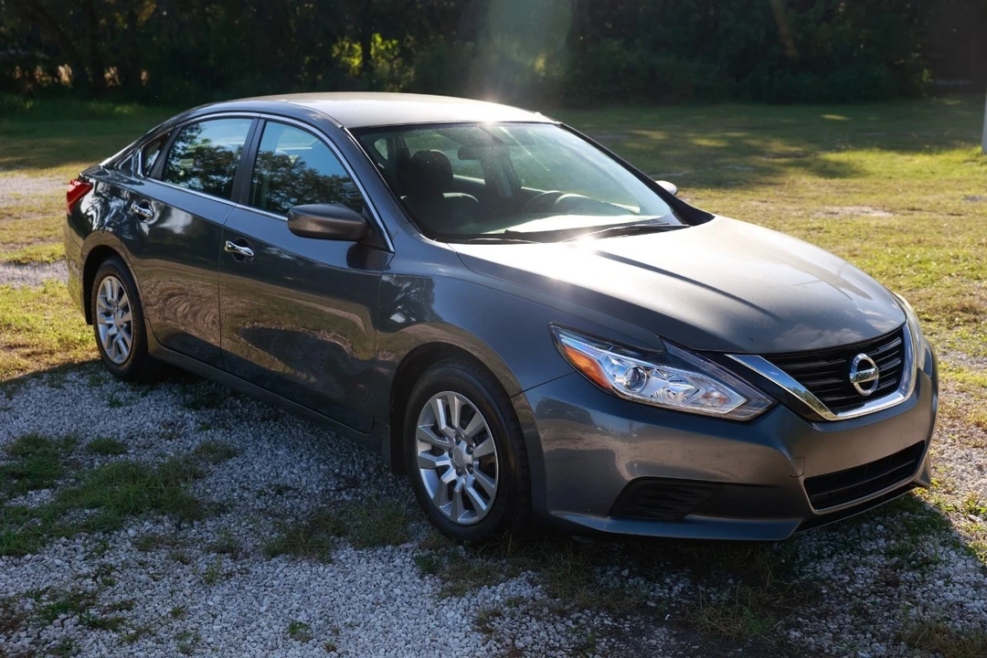 2017 Nissan Altima 5th Gen - Image 15 of 21
