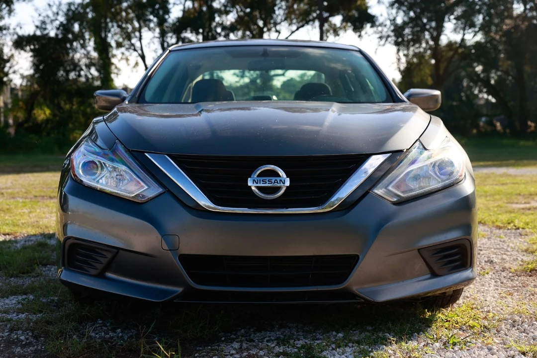 2017 Nissan Altima 5th Gen - Image 17 of 21