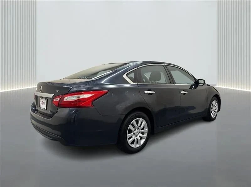 2017 Nissan Altima 5th Gen - Image 5 of 12