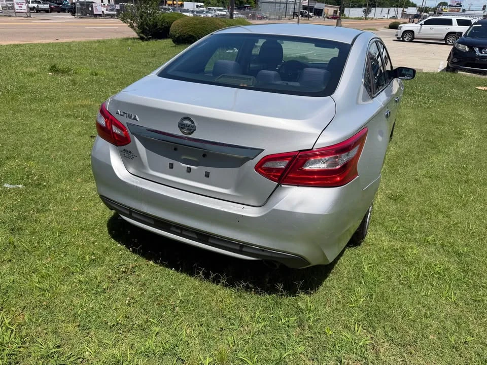 2017 Nissan Altima 5th Gen - Image 7 of 13