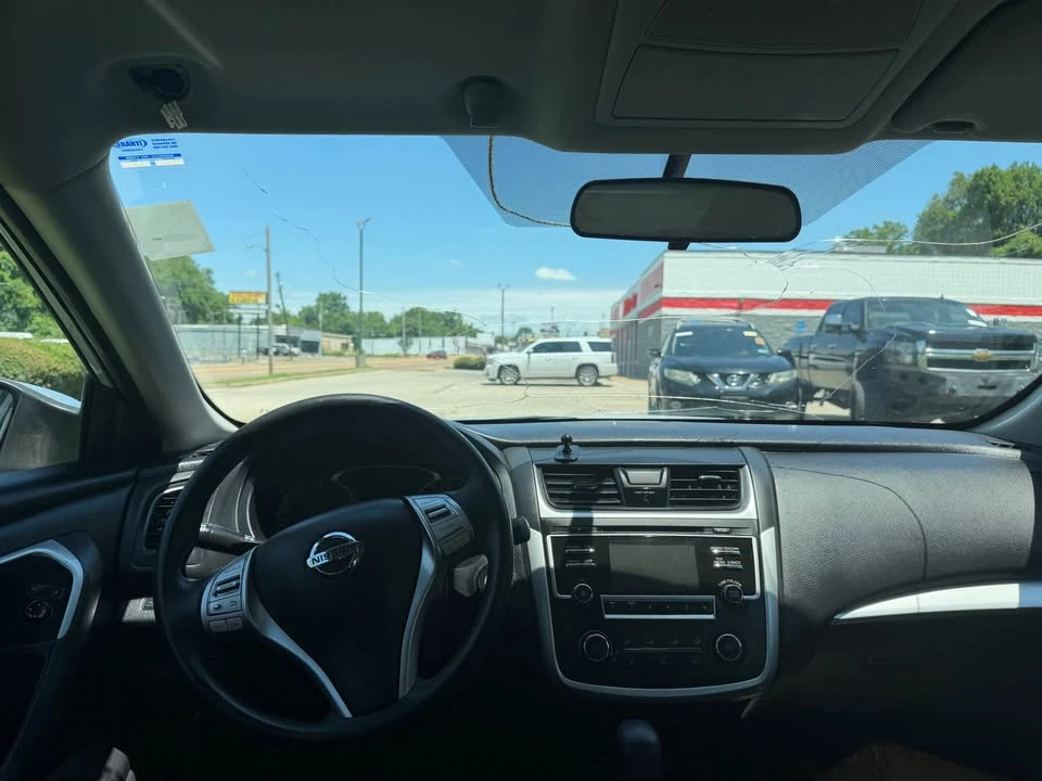 2017 Nissan Altima 5th Gen - Image 9 of 13