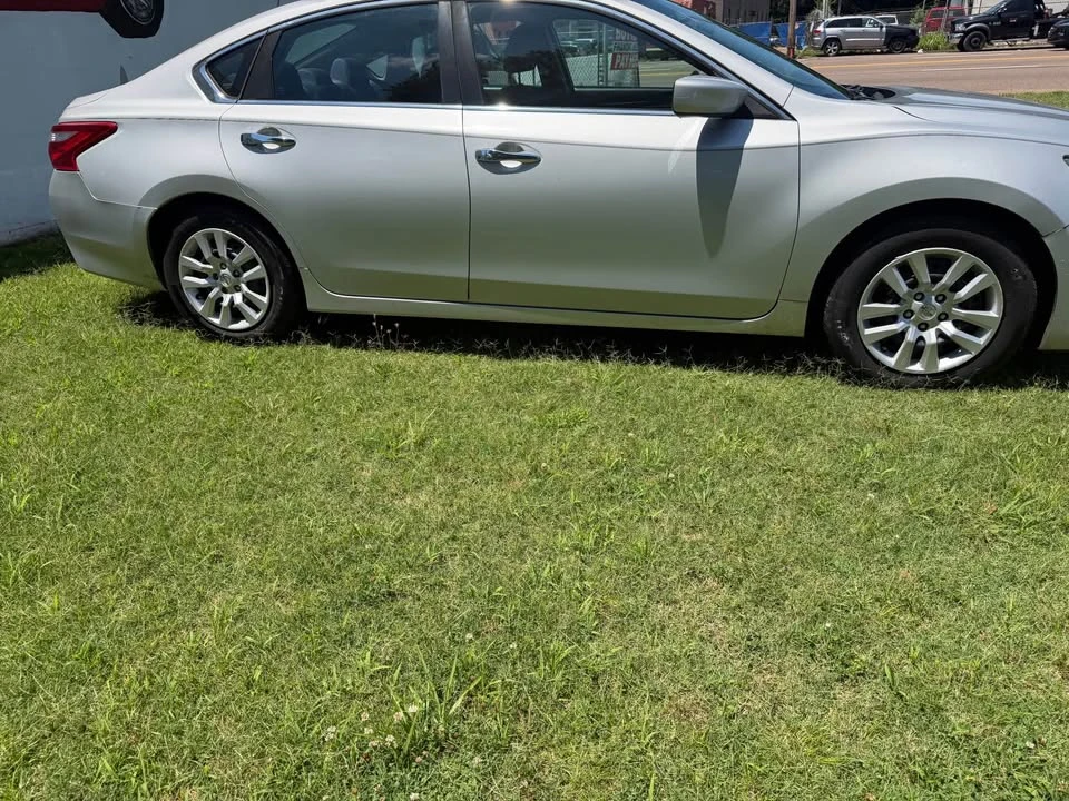 2017 Nissan Altima 5th Gen - Image 5 of 13