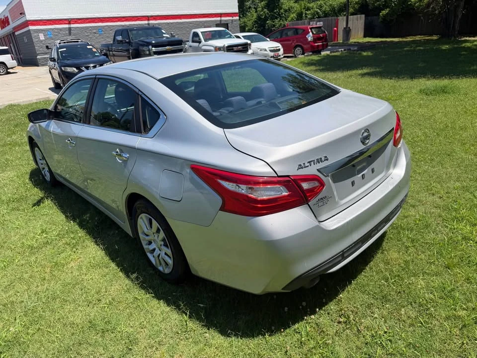 2017 Nissan Altima 5th Gen - Image 8 of 13