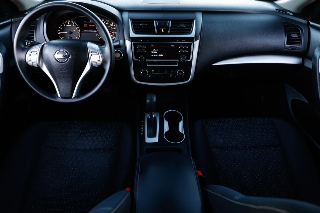 2017 Nissan Altima 5th Gen - Image 2 of 12