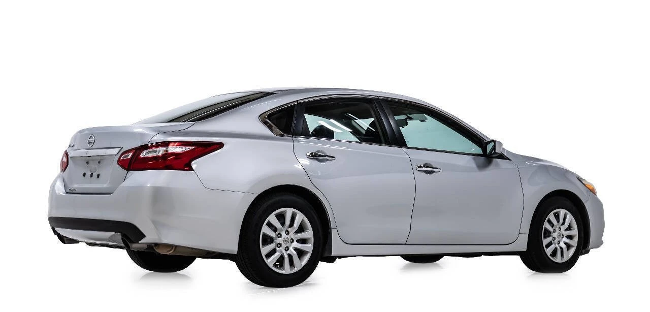 2017 Nissan Altima 5th Gen - Image 3 of 12