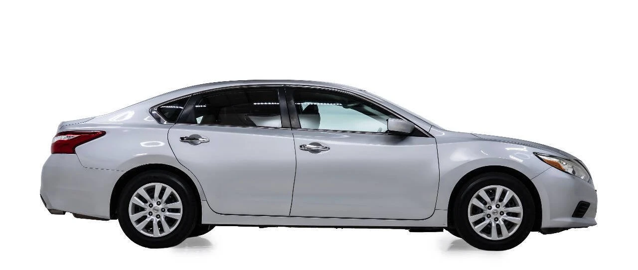 2017 Nissan Altima 5th Gen - Image 5 of 12