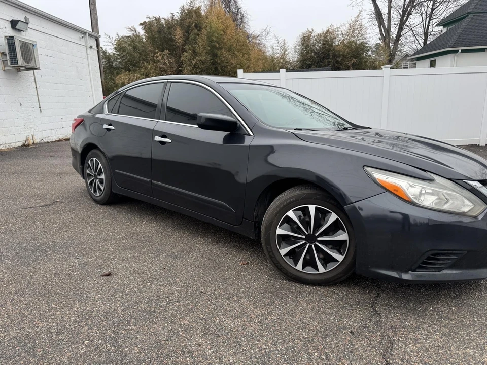 2017 Nissan Altima 5th Gen - Image 2 of 21
