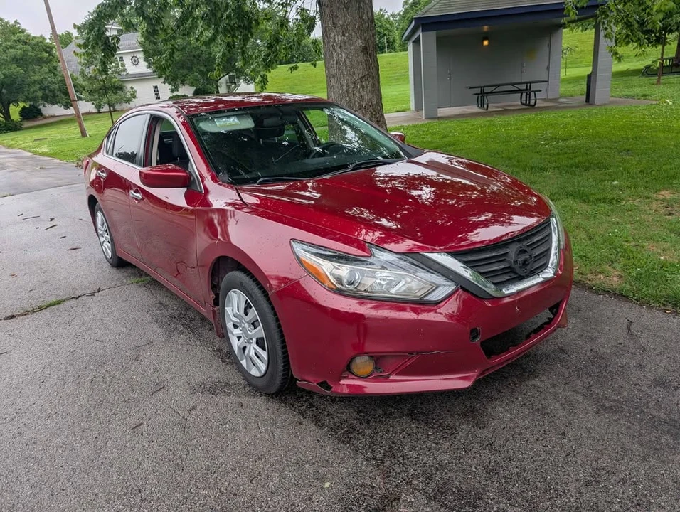 2017 Nissan Altima 5th Gen - Image 2 of 8
