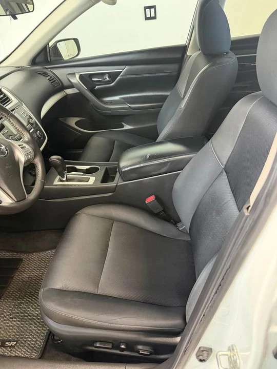 2017 Nissan Altima 5th Gen - Image 6 of 10