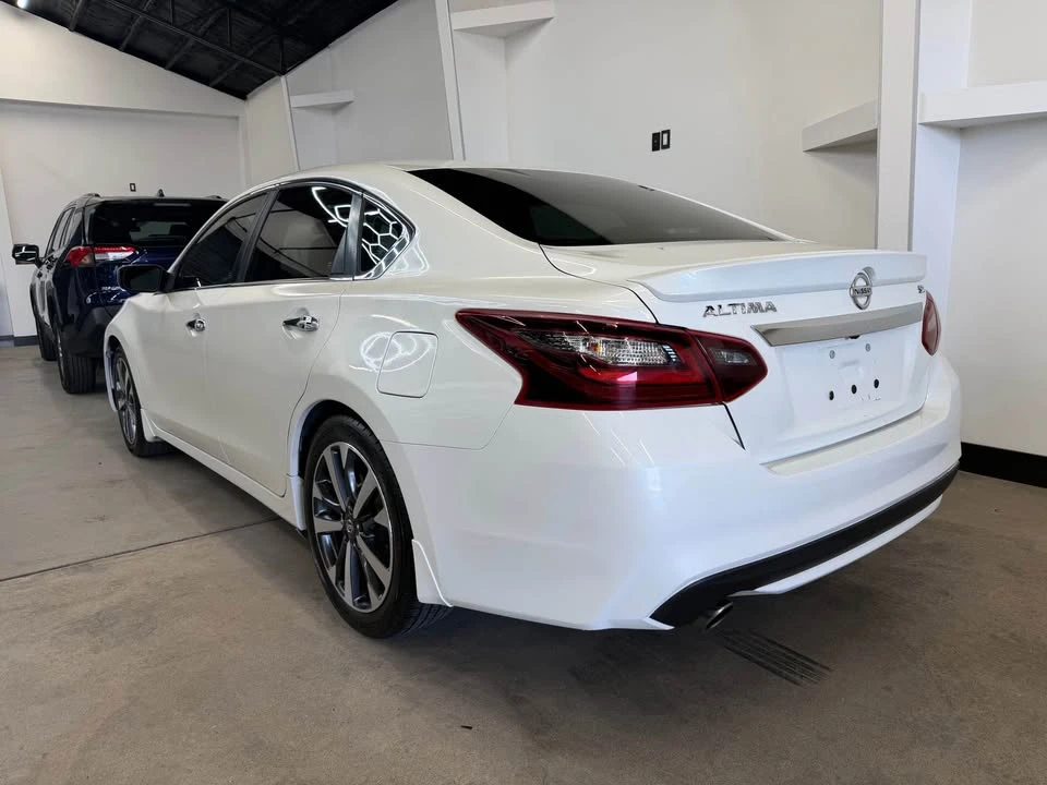 2017 Nissan Altima 5th Gen - Image 3 of 10