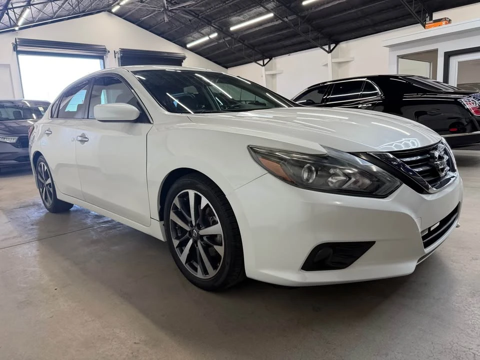 2017 Nissan Altima 5th Gen - Image 4 of 10