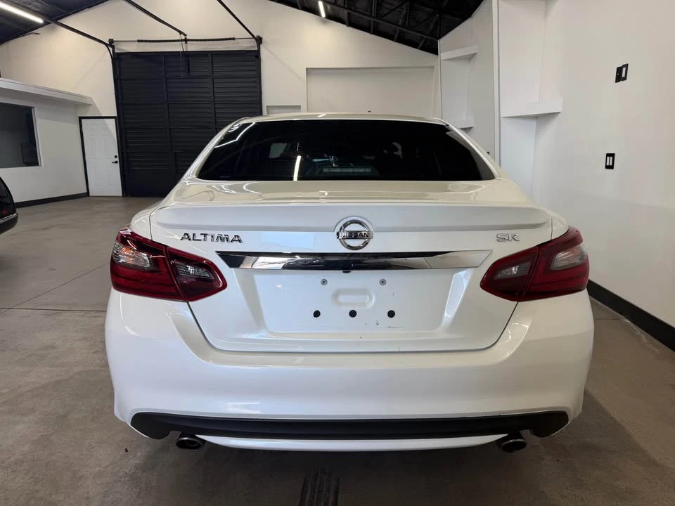 2017 Nissan Altima 5th Gen - Image 2 of 10