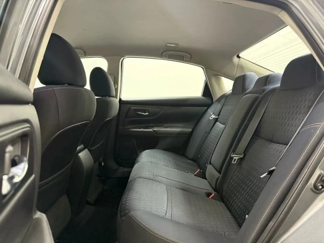 2017 Nissan Altima 5th Gen - Image 16 of 21