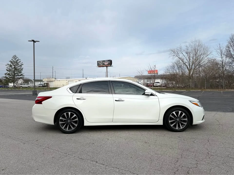 2017 Nissan Altima 5th Gen - Image 4 of 16