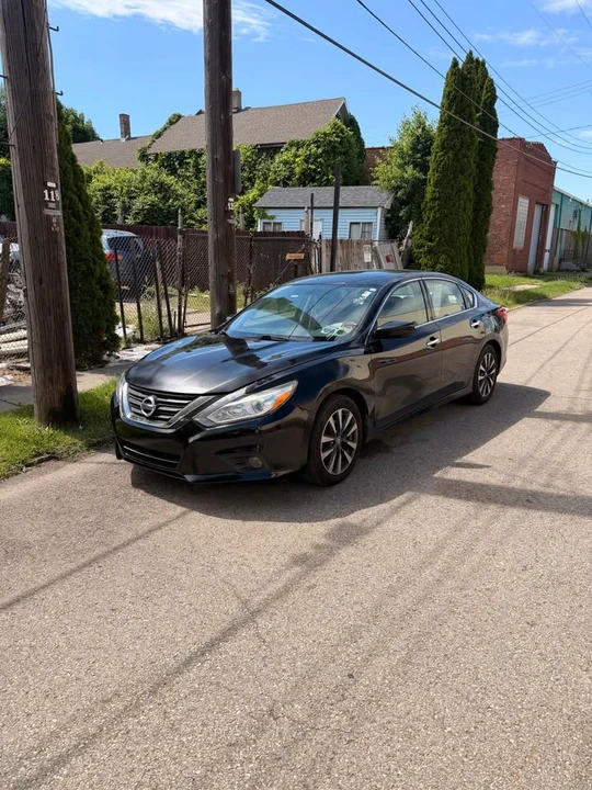 2017 Nissan Altima 5th Gen - Image 2 of 15