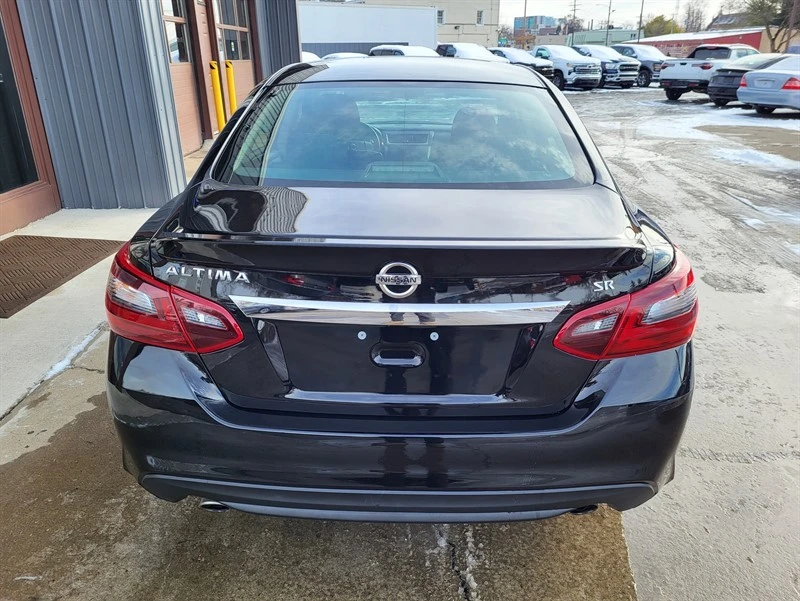 2017 Nissan Altima 5th Gen - Image 5 of 17