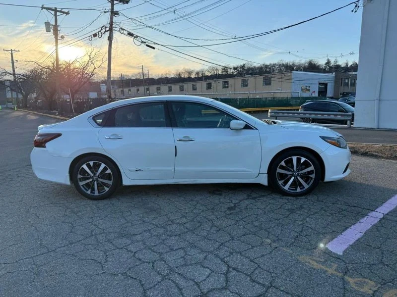 2017 Nissan Altima 5th Gen - Image 2 of 12