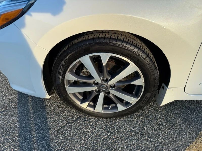 2017 Nissan Altima 5th Gen - Image 11 of 12