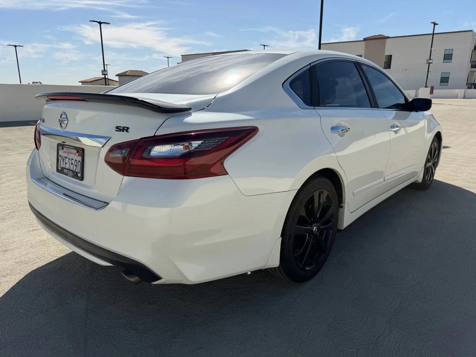2017 Nissan Altima 5th Gen - Image 5 of 19