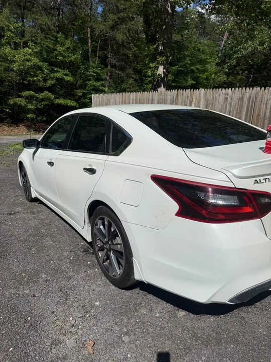 2017 Nissan Altima 5th Gen - Image 2 of 13