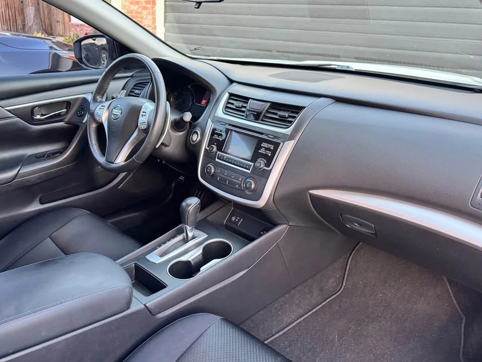 2017 Nissan Altima 5th Gen - Image 5 of 7