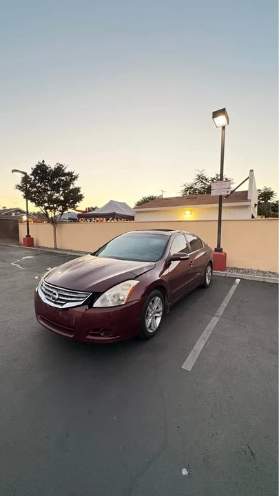 2017 Nissan Altima 5th Gen - Image 2 of 7