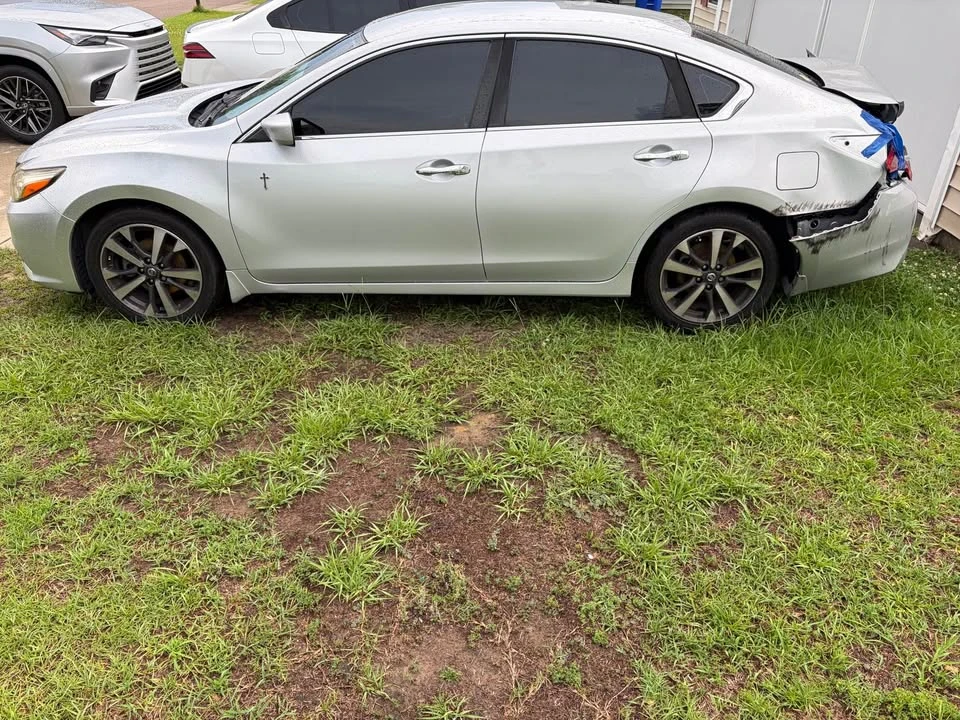 2017 Nissan Altima 5th Gen - Image 2 of 12