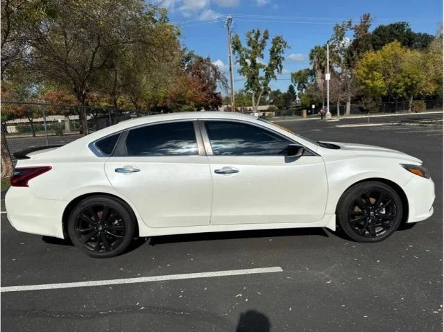 2017 Nissan Altima 5th Gen - Image 2 of 10