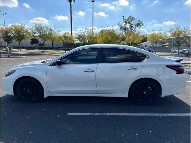 2017 Nissan Altima 5th Gen - Image 5 of 10