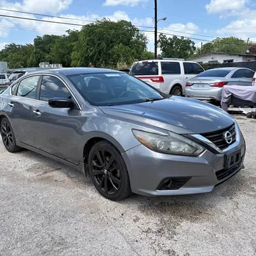 2017 Nissan Altima · 2.5 SR Sedan 4D