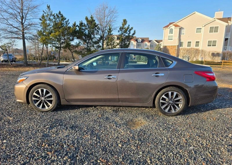 2017 Nissan Altima 5th Gen - Image 2 of 12