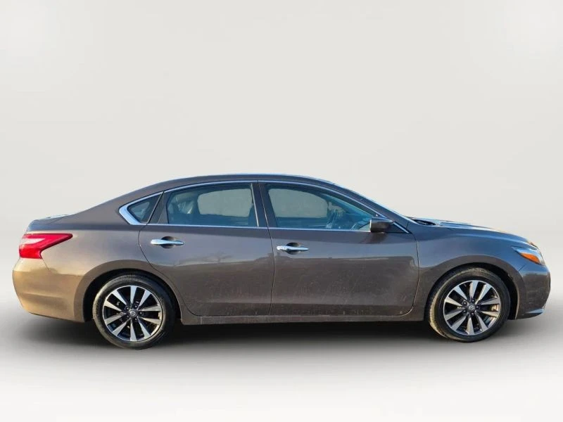 2017 Nissan Altima 5th Gen - Image 6 of 12